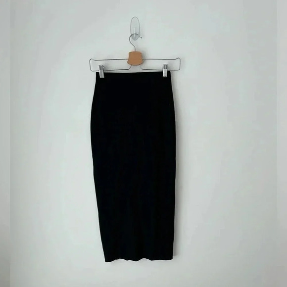 Aritzia Babaton black pencil slit skirt - Picture 2 of 11